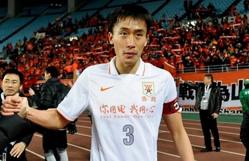 2025／26赛季英超：下课传闻震天响，斯洛特稳坐发布会（2025／26英超：解任传闻满天飞，斯洛特从容出席发布会）