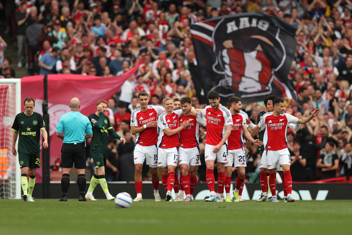 罗马诺：曼联3000万可签加拉格尔 意甲名将进入引援视野（罗马诺称曼联3000万可拿下加拉格尔，意甲名将被纳入引援名单）