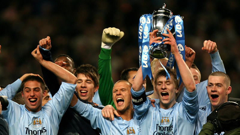 姆卡萨：球队目标就是夺冠，为曼城首秀是值得骄傲的时刻（姆卡萨：球队剑指冠军，曼城处子秀令我自豪）