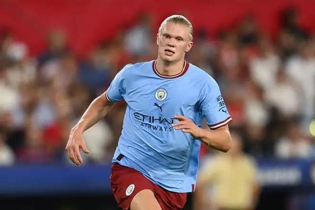 阿隆索：球迷可以表达对维尼的看法，2026我们能竞争冠军（阿隆索：球迷有权评价维尼，2026年我们有望争冠）