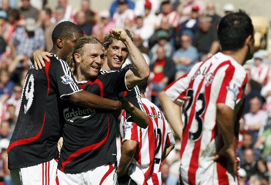 詹姆斯：防守时我们要拧成一根绳，并且时刻保持沟通