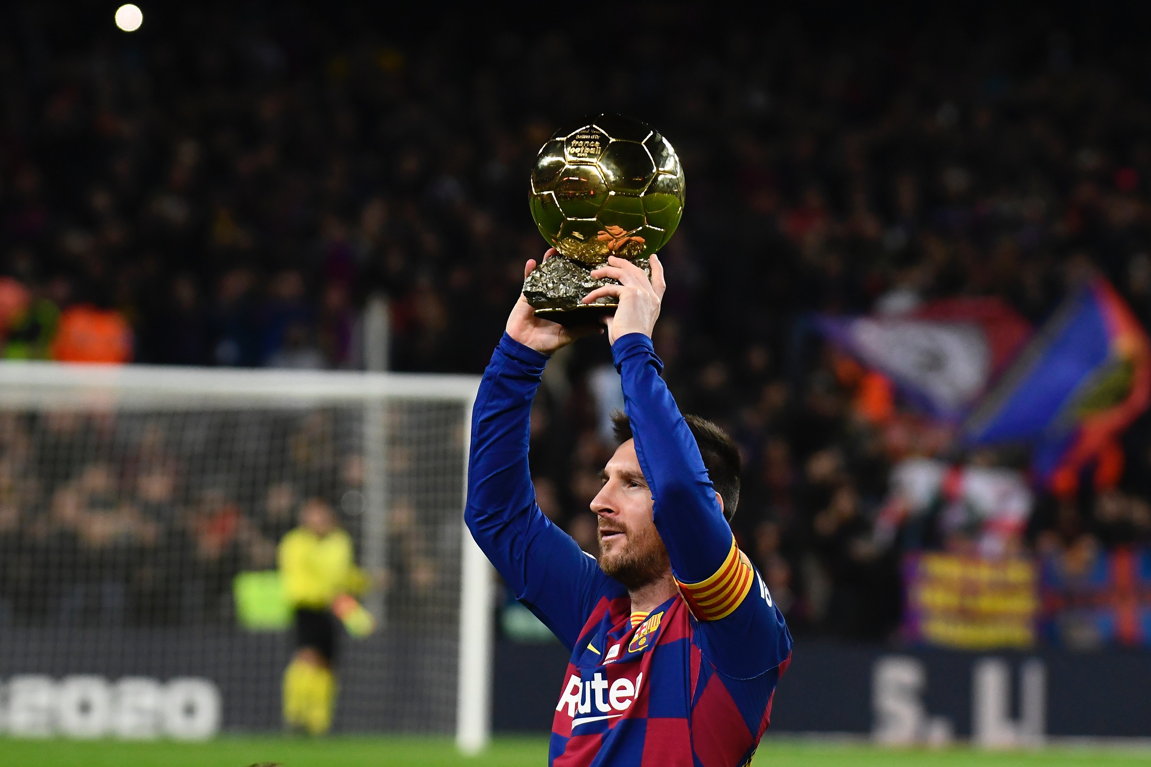 记者：马赛队长巴列尔迪想代表阿根廷踢世界杯，不考虑去沙特