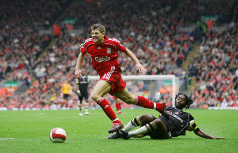 中超：上海海港主场4-1大胜深圳