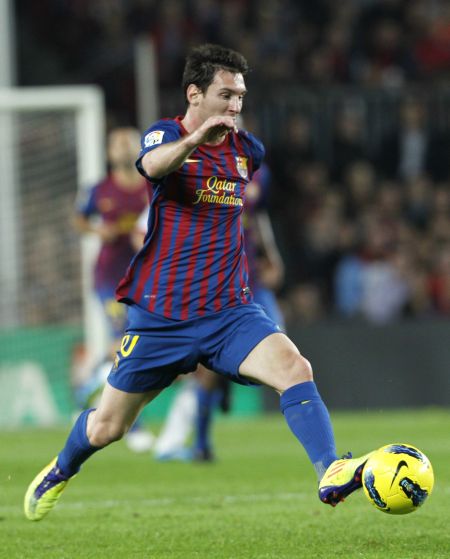 英媒：摩洛哥不让马兹拉维踢上轮英超，曼联对此感到愤怒（英媒曝：摩洛哥阻止马兹拉维参加上轮英超，曼联大为不满）