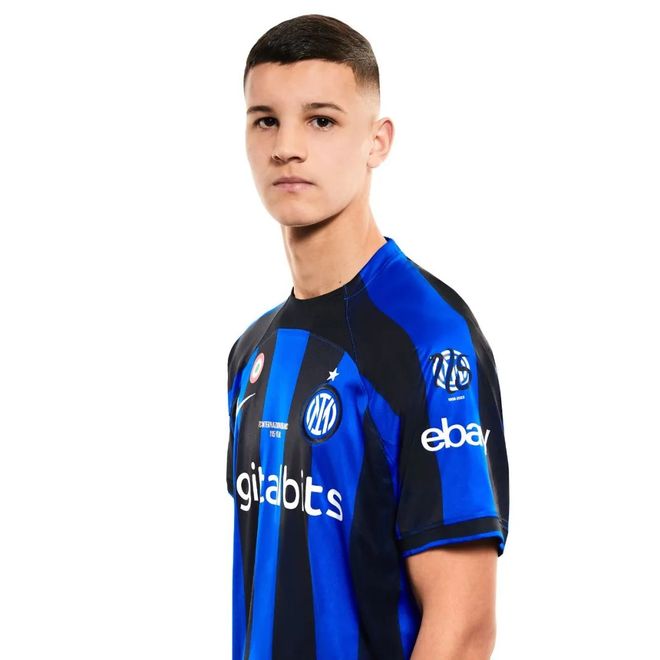 维拉连胜冲第三，埃梅里的球队12月迎魔鬼赛程考验（埃梅里率维拉豪取连胜剑指前三，12月魔鬼赛程来袭）