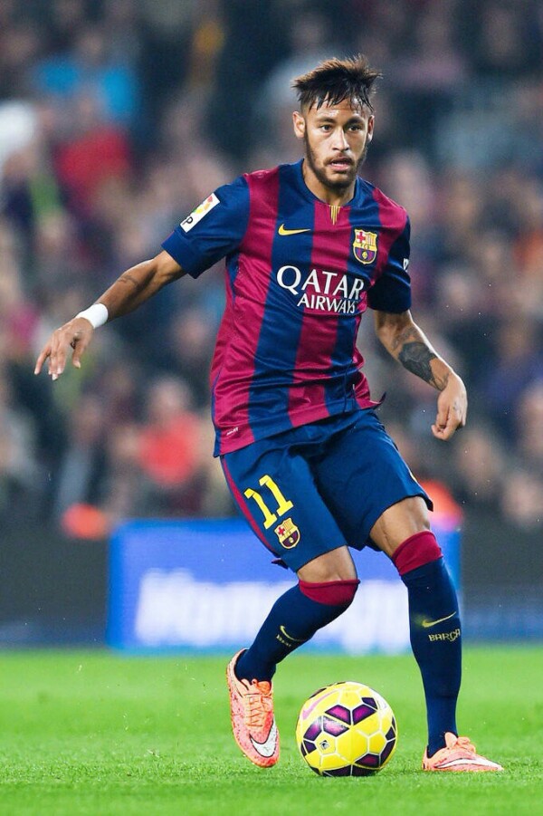 雷霆以132比111大胜独行侠，亚历山大高效砍下33分，延续14连胜。