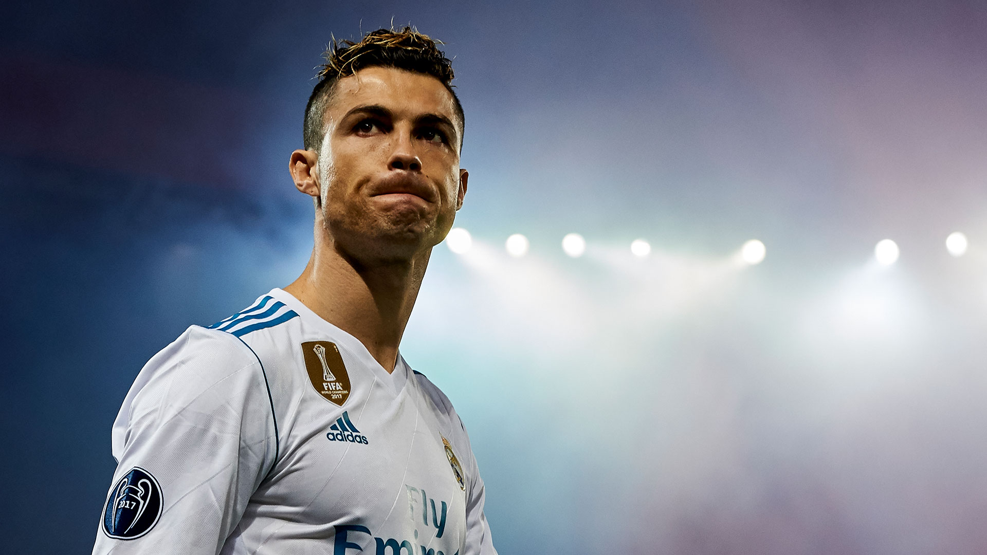 最快百球先生！哈兰德领取英超100球纪念球