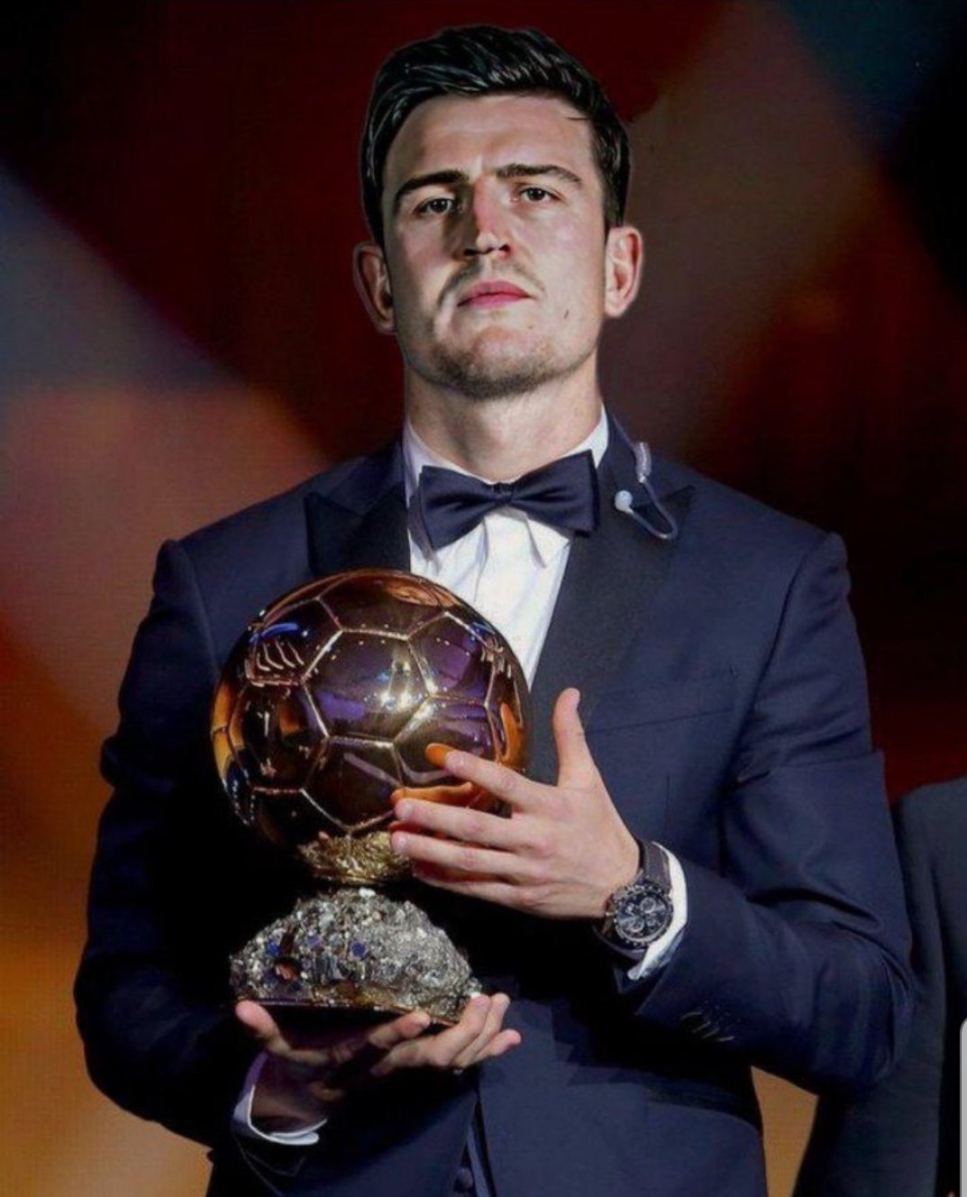 本轮欧冠最佳阵容：诺伊尔、福登、奥斯梅恩、梅里诺在列