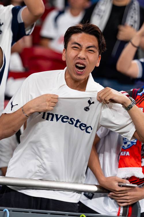 彻底放弃？阿贾克斯客战卡拉巴克首发：多名小将轮换登场