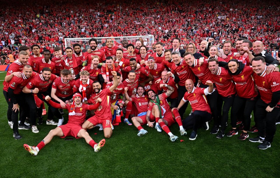 记者守候利物浦基地等待萨拉赫，斯洛特或派其出战国米